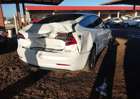 2021 Tesla Model 3 Long Range Dual Motor All-Wheel Drive z USA, uszkodzony, nr VIN 5YJ3E1EB7MF001104